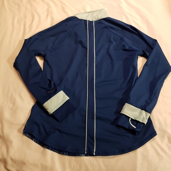 Skechers Sport women's size Medium 1/4 zip shirt, front top sleeve seam pocket - Picture 6 of 7